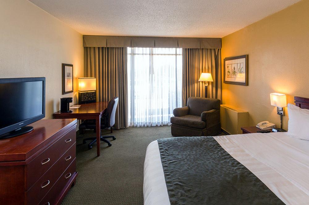 Clarion Hotel Milwaukee Airport Dış mekan fotoğraf